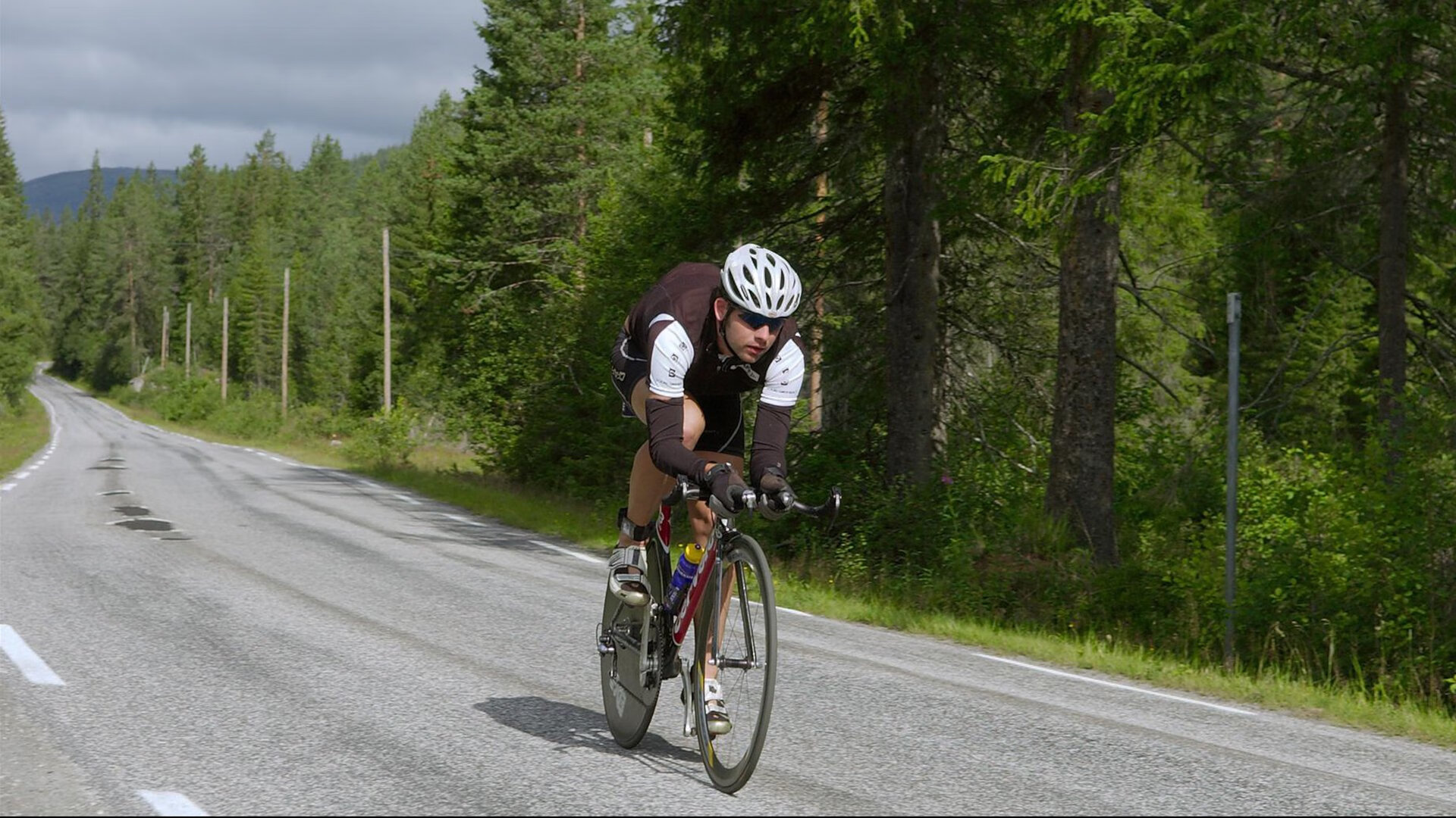 排球赛场焦点!西班牙队对阵荷兰队,豪门翻车,赛后引发巨大争议