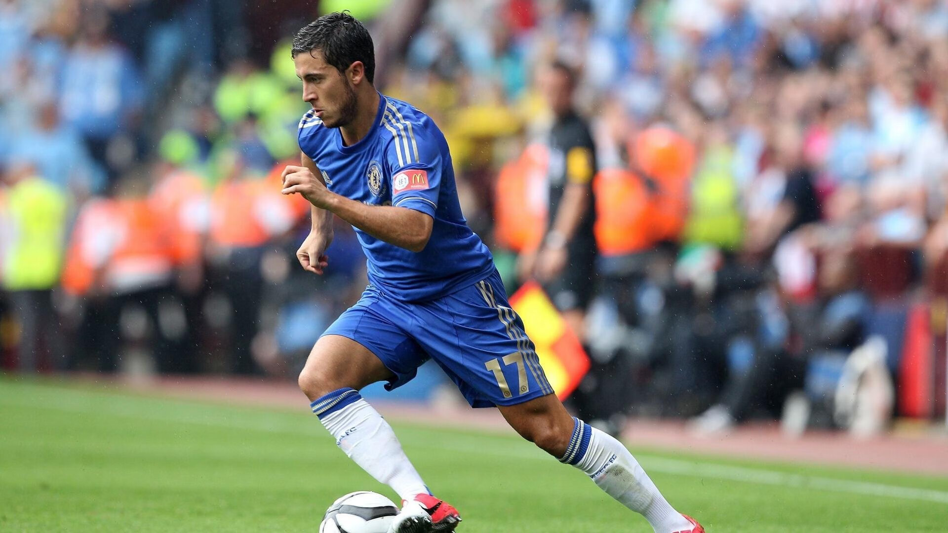 詹姆斯回归赛场，连败首场状态亮眼，切尔西观众沸腾！